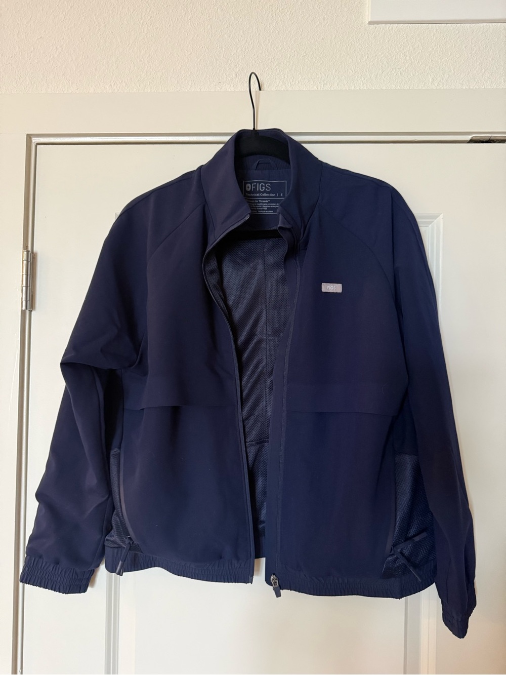 Figs Men’s Navy Lightweight Zip Jacket